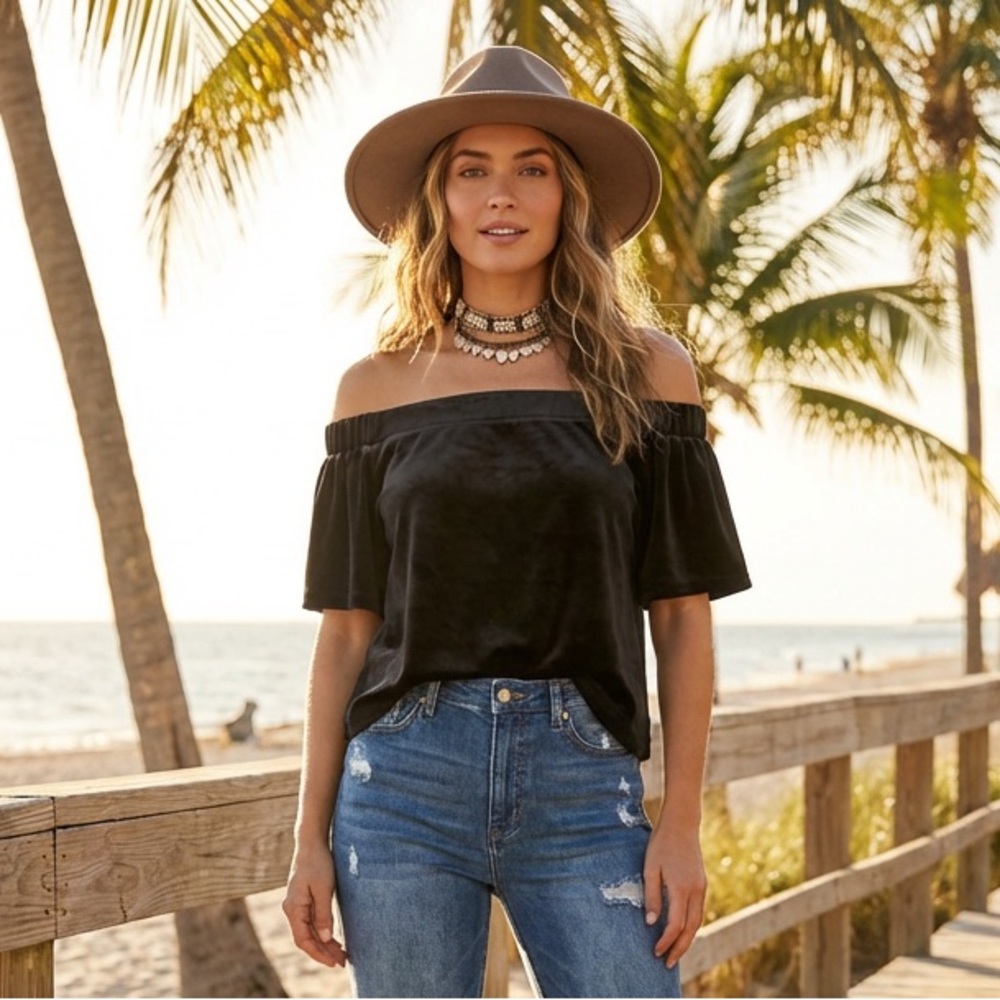 Juicy Couture Pitch Black Velour Off Shoulder Top, Women’s Size Small.